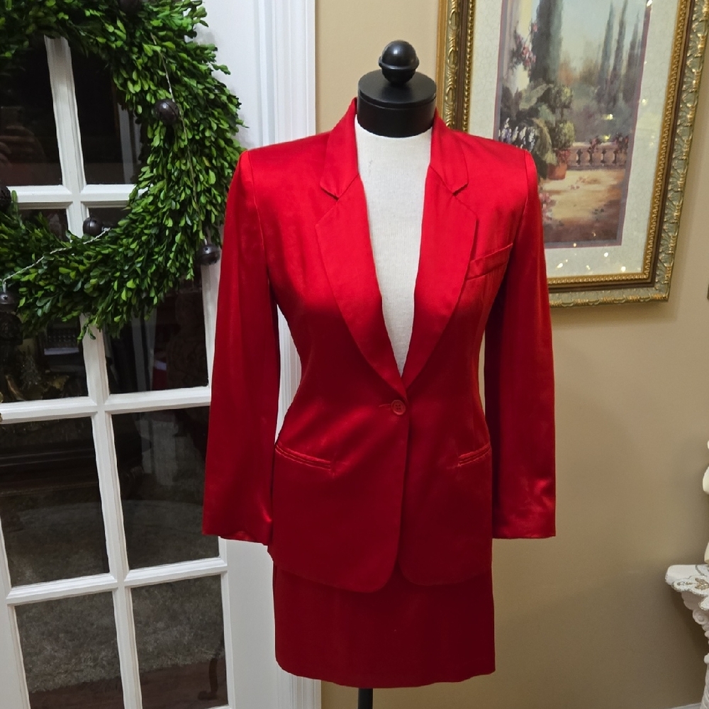 Karen Kane Vibrant Red Skirt Set Suit Jacket Sz 6P Skirt Sz 4P Fully Lined EUC